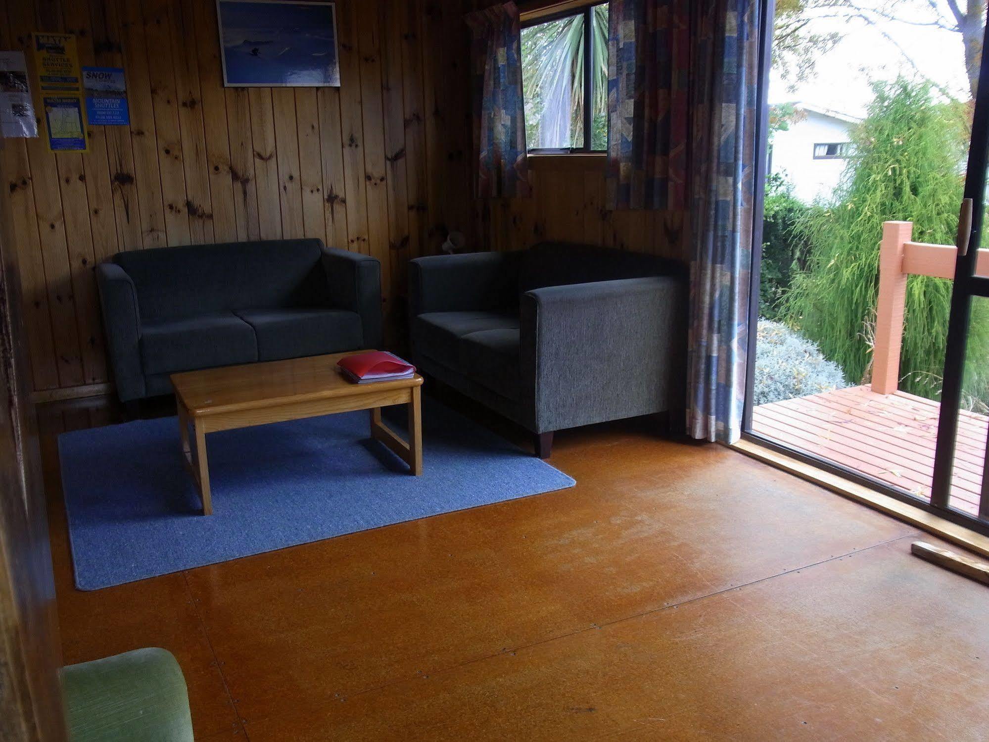 Ossies Motels And Chalets 오하쿠네 외부 사진