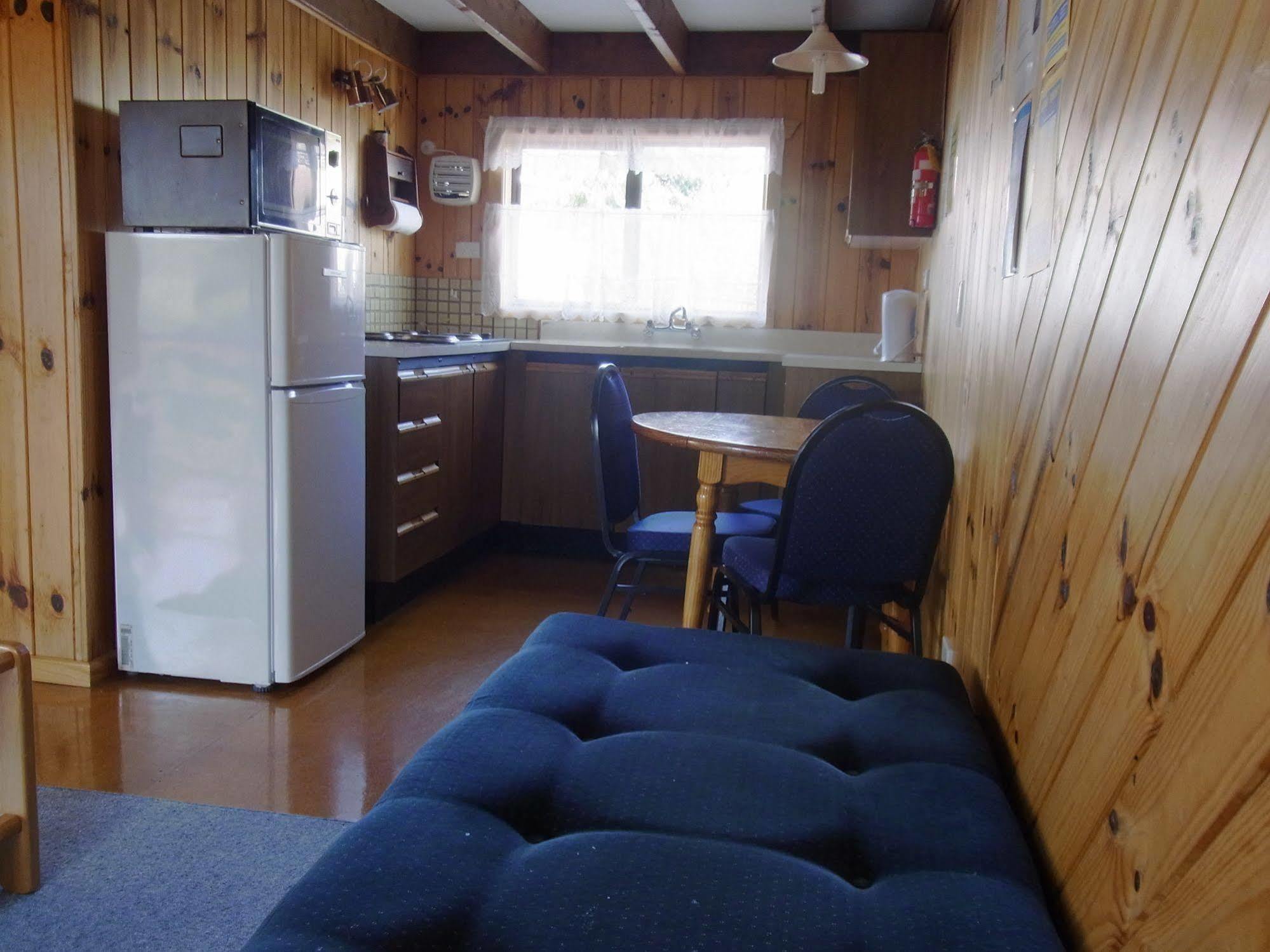 Ossies Motels And Chalets 오하쿠네 외부 사진