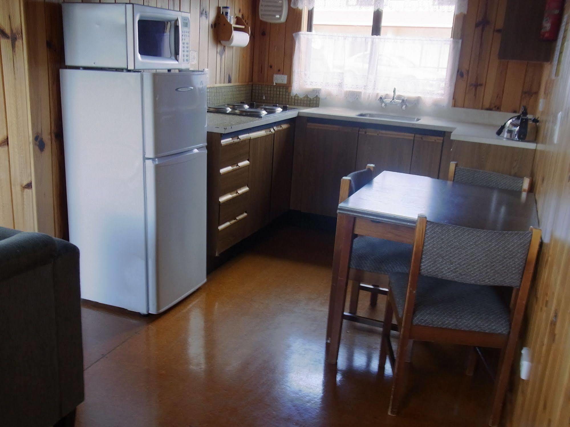 Ossies Motels And Chalets 오하쿠네 외부 사진