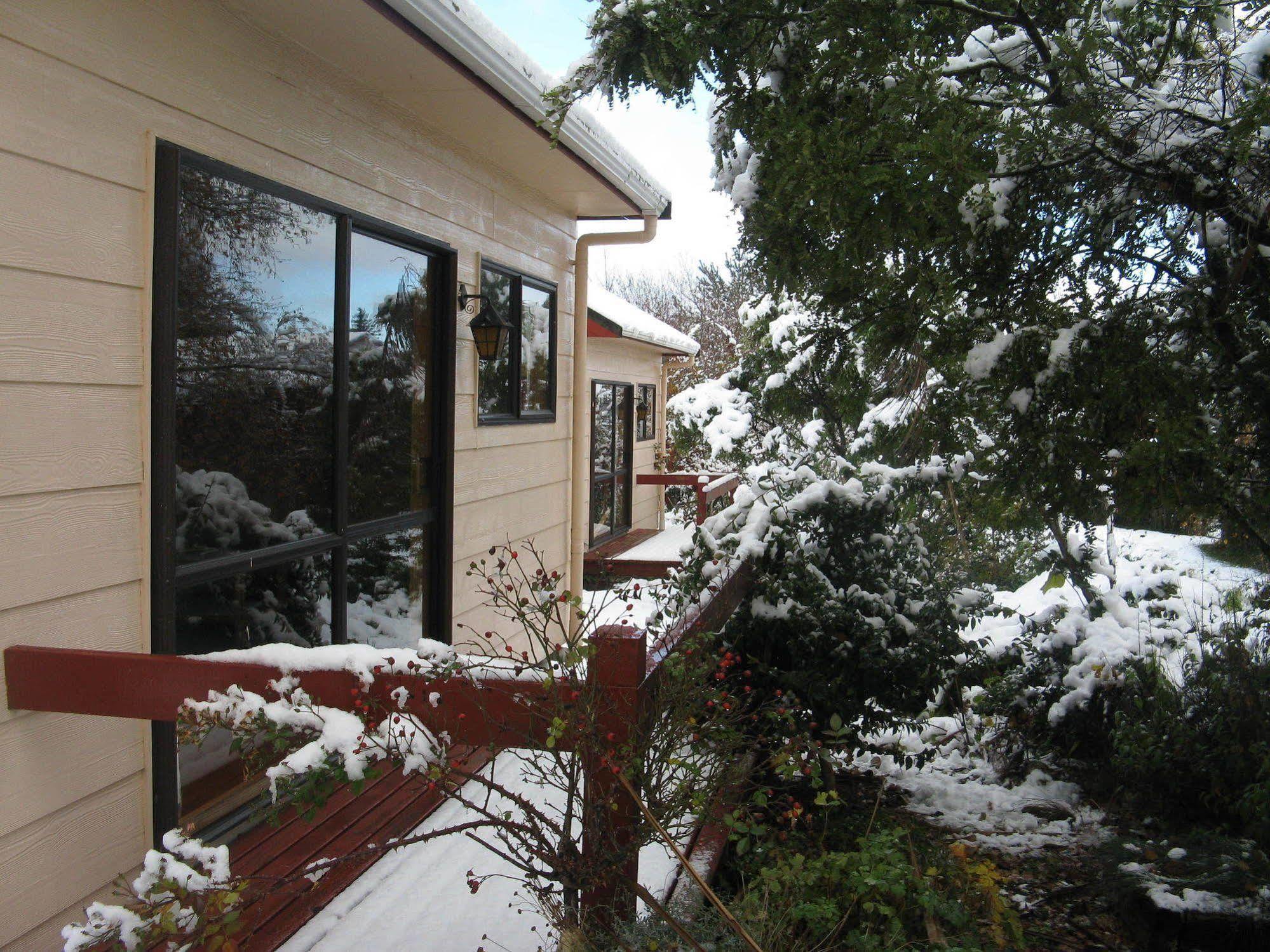 Ossies Motels And Chalets 오하쿠네 외부 사진