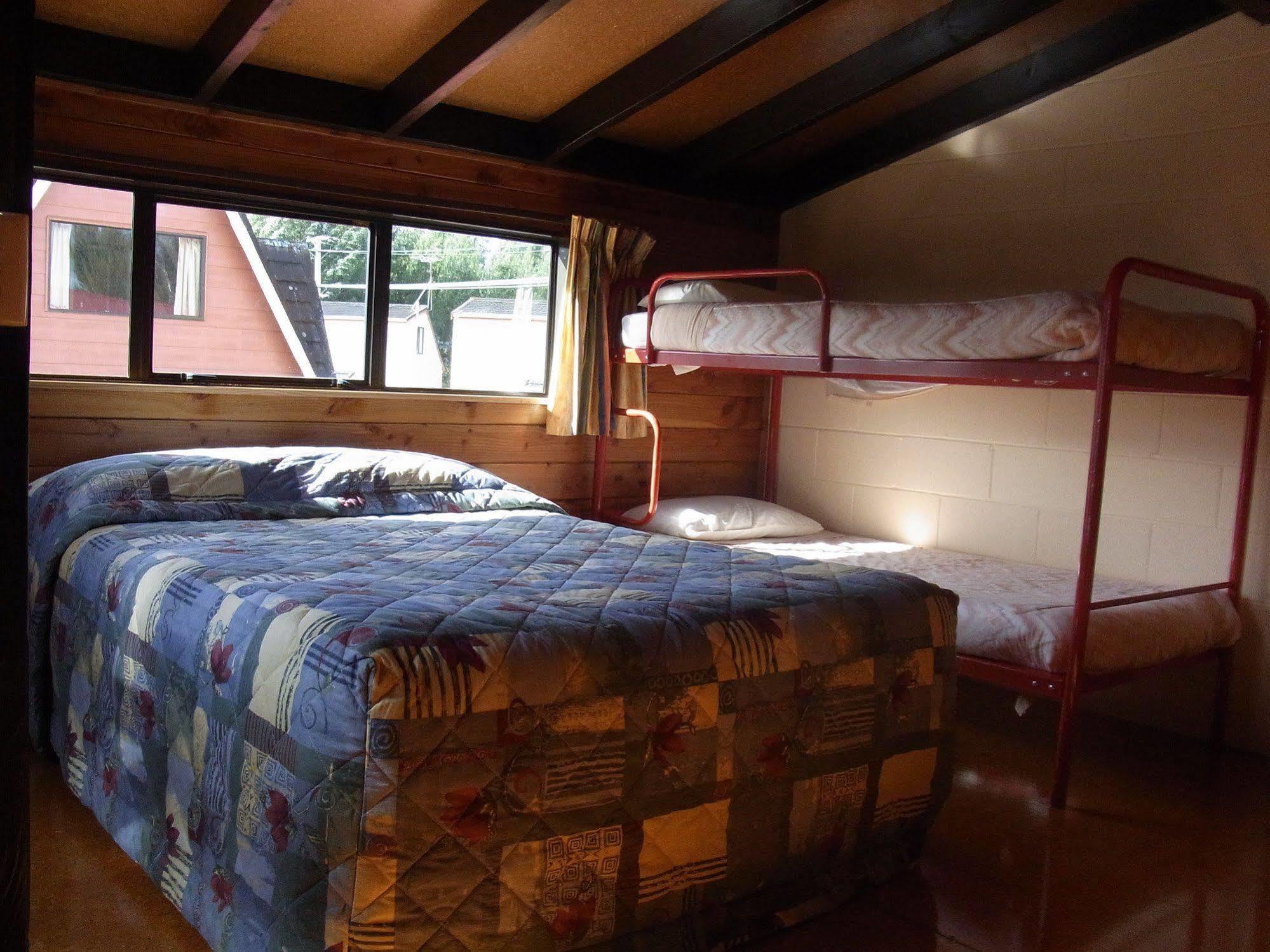 Ossies Motels And Chalets 오하쿠네 외부 사진