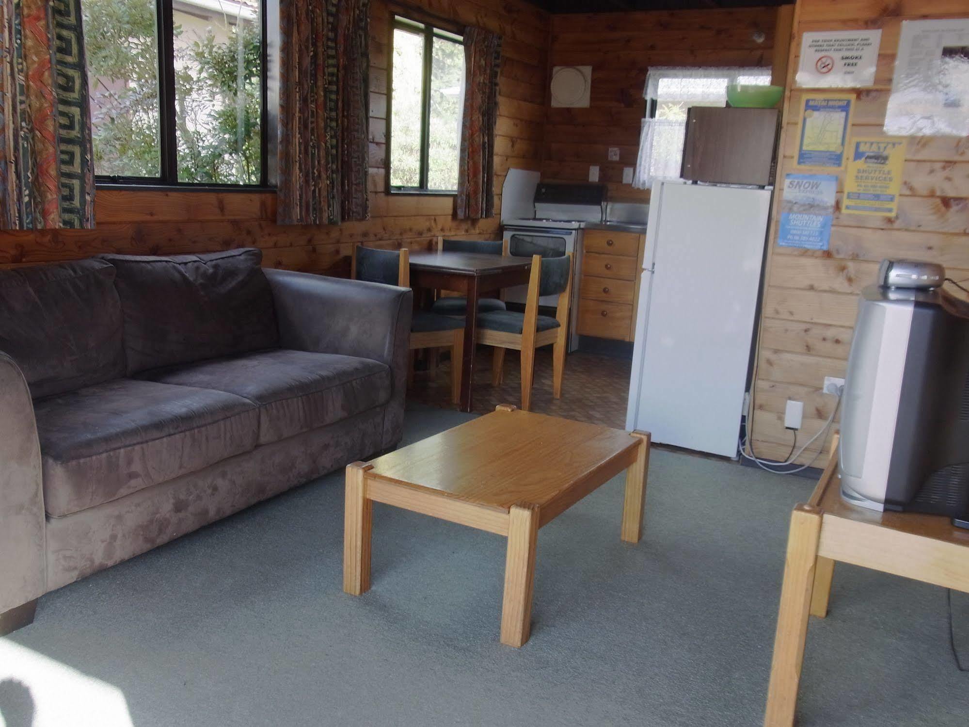 Ossies Motels And Chalets 오하쿠네 외부 사진